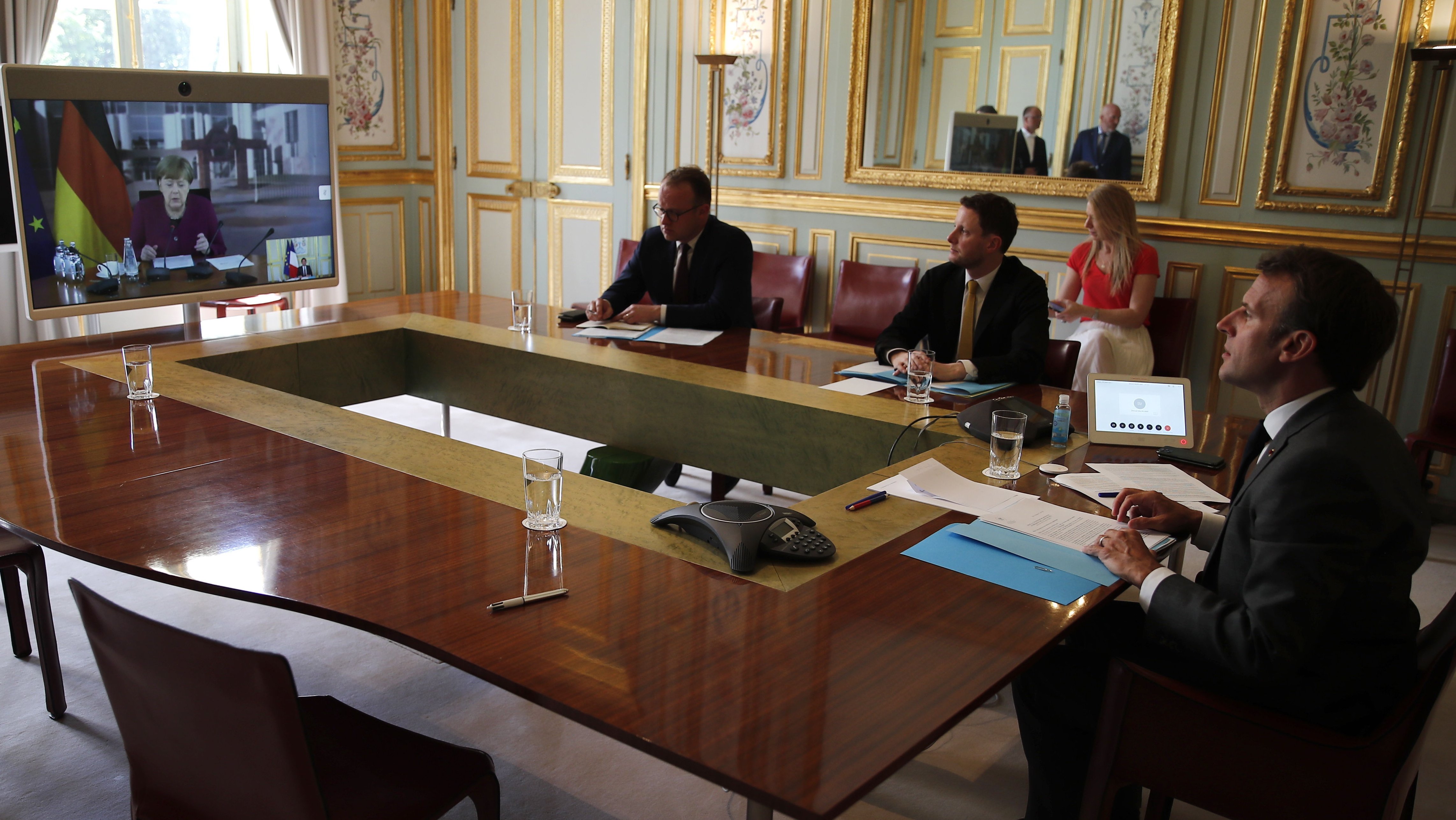 La canciller Angela Merkel durante la videoconferencia con el presidente Emmanuel Macron este lunes