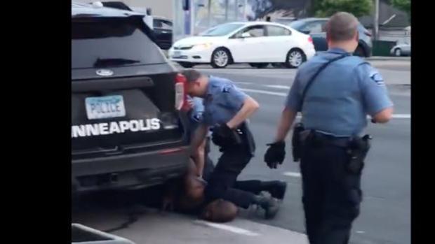 Connecticut prohíbe a la Policía realizar la maniobra del estrangulamiento durante las detenciones
