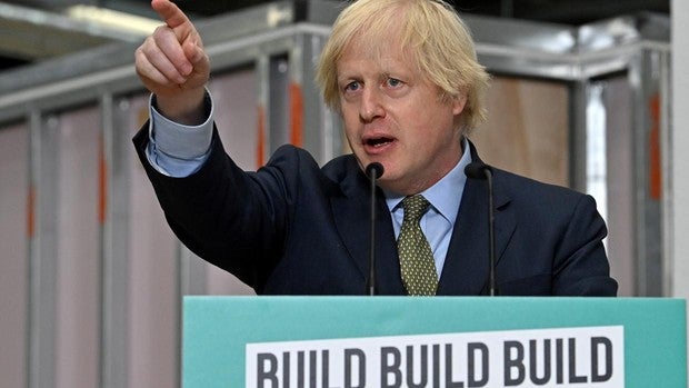Johnson anuncia un plan radical para reactivar la economía tras la crisis provocada por el Covid-19