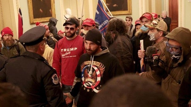 Cientos de manifestantes toman el Capitolio jaleados por Trump