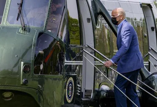 El presidente de EE.UU., Joe Biden, embarca en el Marine One en Washington