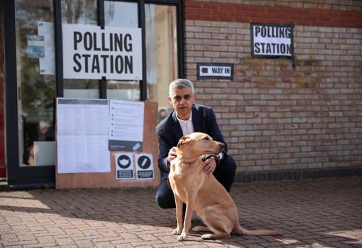 London Mayor Sadiq Khan in front of a polling station