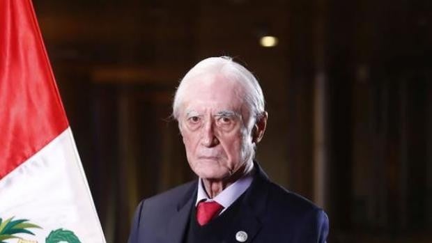 Castillo nombra a un exguerrillero, fan de Fidel Castro, como ministro de Exteriores