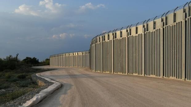 Grecia levanta una valla en la frontera con Turquía para blindarse ante la llegada de refugiados afganos