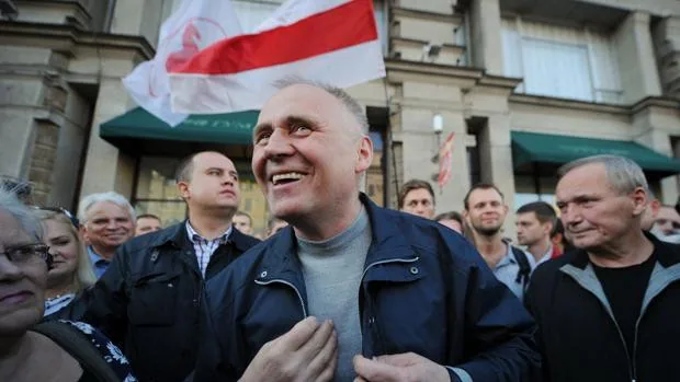 El marido de la líder opositora bielorrusa Tijanovskaya condenado a 18 años de prisión en régimen severo