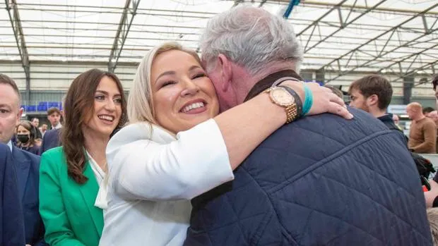 El antiguo brazo político del IRA roza la victoria con los dedos en un resultado histórico para Irlanda del Norte