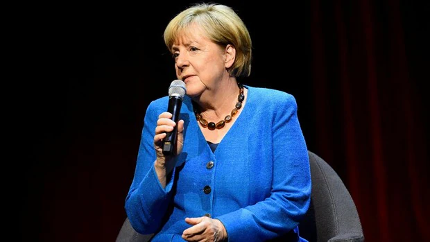 Merkel rompe su silencio: «Mi corazón late por Ucrania, pero debemos tener en cuenta la realidad»