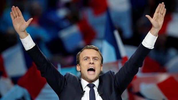 Macron, un 'monarca absoluto' rodeado por la extrema izquierda y la extrema derecha