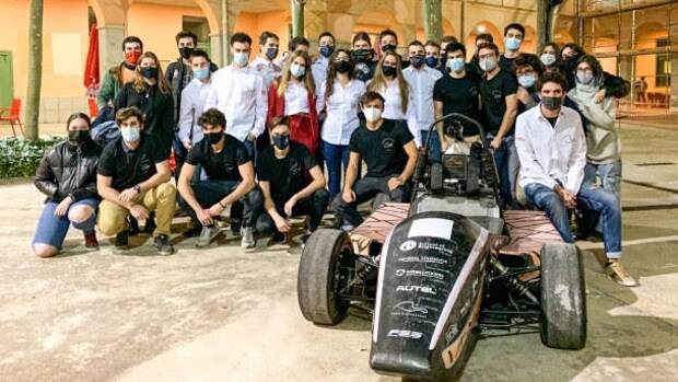 Asi Es El Coche De Carreras Disenado Por Un Grupo De Estudiantes Espanoles