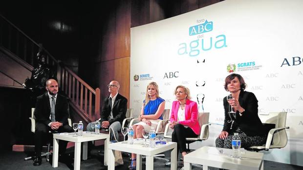 De izquierda a derecha: David Martínez, Julià Álvaro, Elena de la Cruz, Adela Martínez-Cachá e Inés Torralba