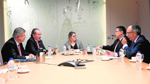 Participantes del foro informativo de ABC «Economía circular en carreteras» celebrado en diciembre de 2018
