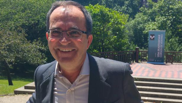 El psicólogo ambiental José Antonio Corraliza apuesta por naturalizar las aulas