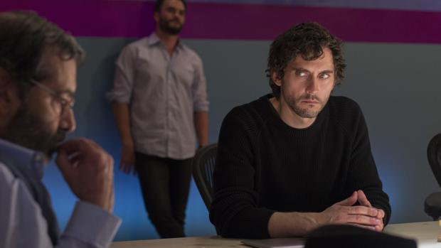 Manuel Morón y Paco León, con Juan Pablo Raba en segundo plano