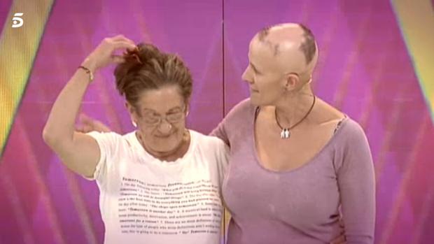 Carmen y Eva cruzan la pasarela para someterse al cambio