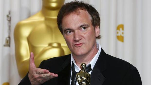 Tarantino posa con el Óscar que ganó por el Mejor Guión Original de «Django desencadenado»