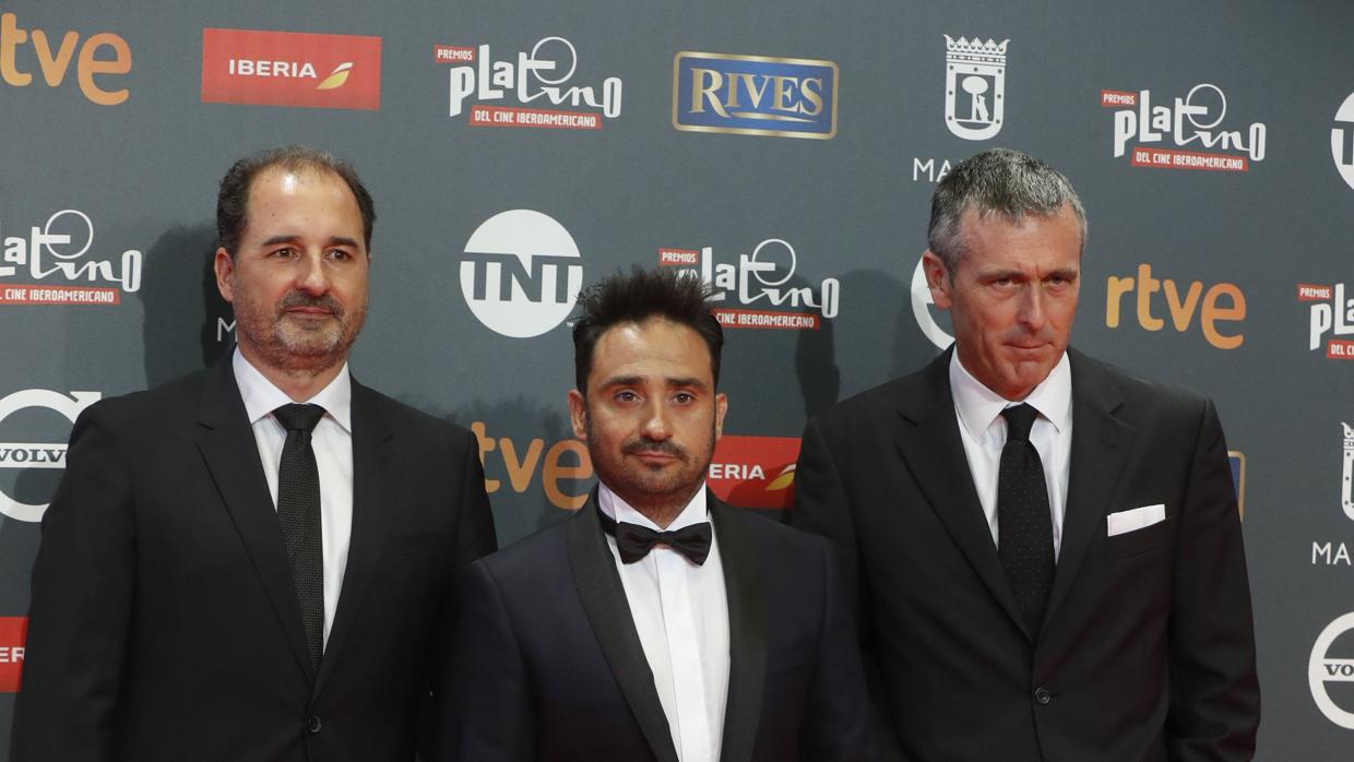 Un Monstruo Viene A Verme Premios