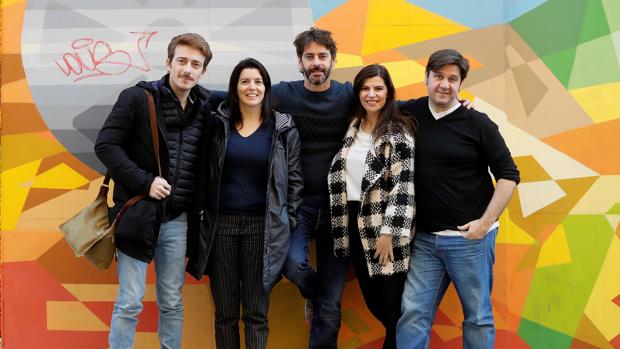 El elenco al completo de Llueven vacas