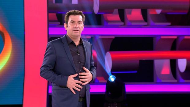 Arturo Valls no se podía esperar lo que sucedió con una participante de «Ahora caigo»