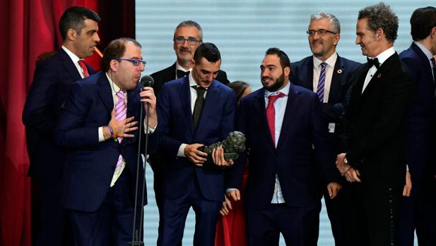 El equipo de «Campeones», tras ganar el Goya