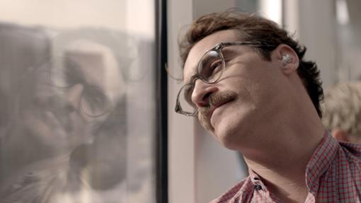 Joaquin Phoenix nos plantea si podemos o no enamorarnos de una máquina