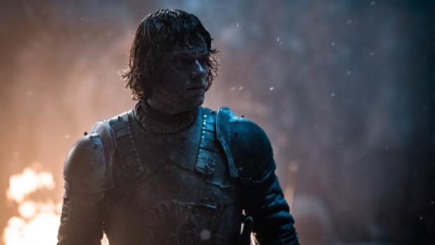 Theon Greyjoy ha sido el encargado de defender a Bran Stark en la temporada final de Juego de tronos