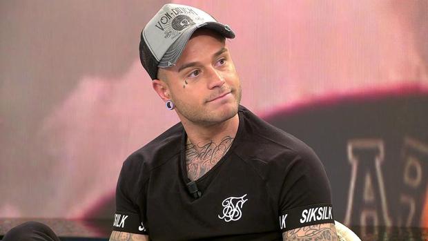 El actor Adrián Rodríguez durante su entrevista en «Sálvame»