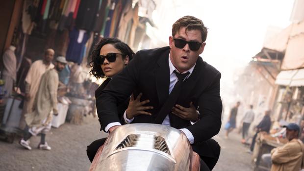 Chris Hemsworth y Tessa Thompson, en «Men in Black International»
