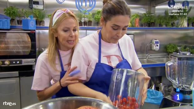 Ana Obregón y Vicky Martín Berrocal, en «MasterChef Celebrity»