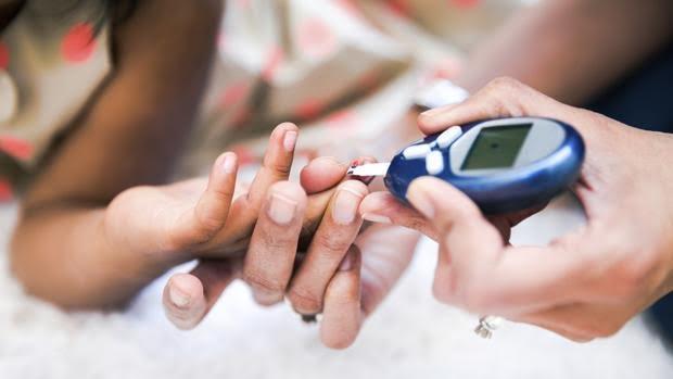 el cáncer de próstata puede causar niveles altos de azúcar en la sangre