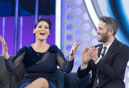 Roberto Leal junto a Rosa López en una gala de OT
