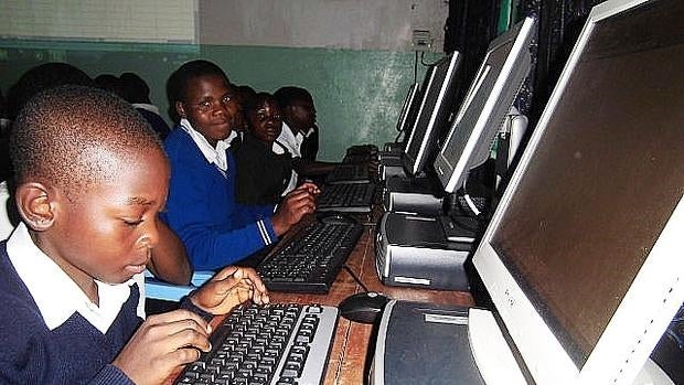 Instituto Uzima, dirigido por la hermana Victoria Braquehais en Kanzenze (RDC) y en el que estudian 560 alumnos