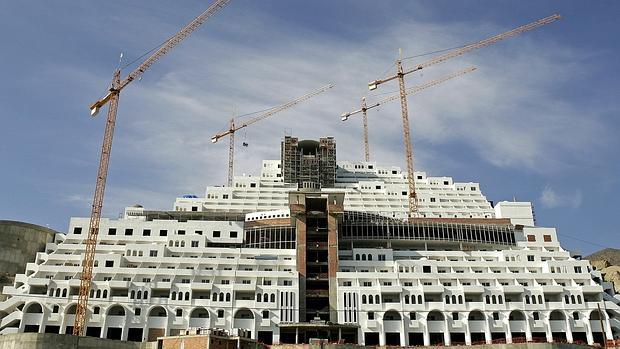 Hotel Algarrobico, construido en el Cabo de Gata, en Carboneras (Almería)