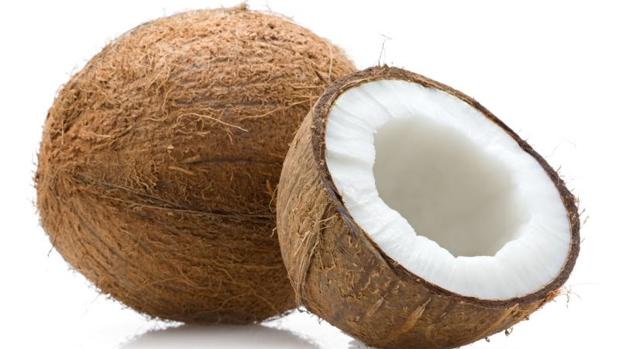 El agua de coco no es un sustitutivo el agua normal para hidratarnos