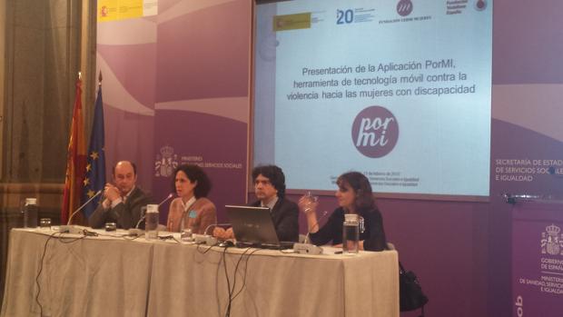 Un instante en la presentación de «Pormi», la herramienta de tecnología móvil contra la violencia hacia las mujeres con discapcidad