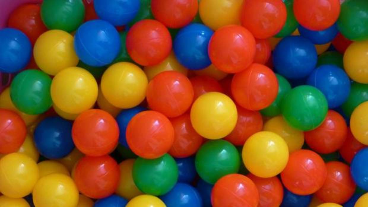 Cinco madres resultan heridas en una pelea en un parque de bolas