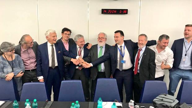 Imagen del acuerdo colgada en Twitter por el comisario europeo de Energía y Acción climática, el español Miguel Arias Cañete