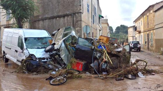 Una calle de la localidad de Sant Llorenç des Cardassar (Mallorca) tras las inundaciones