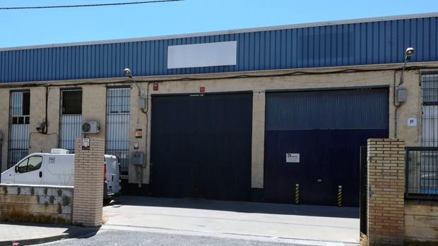 Fachada del edificio de la empresa sevillana Magrudis SL, situada en el polígono El Pino de Sevilla