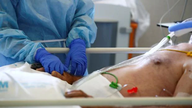Suiza anuncia que no ingresará ancianos en cuidados intensivos si los hospitales se saturan por covid-19