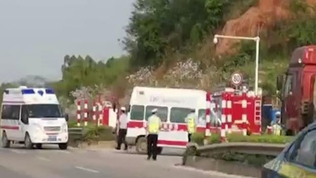 Un avión con 132 personas se estrella en el suroeste de China