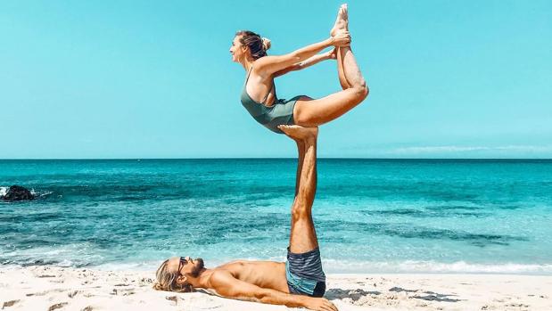 El yoga por parejas, una tendencia en auge