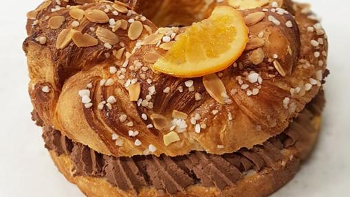 El roscón cruasantado con relleno de trufa de Hojaldrería
