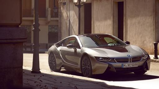 BMW l8