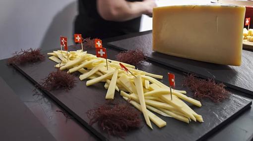 Queso suizo Sbrinz y algas rojas de Galicia.