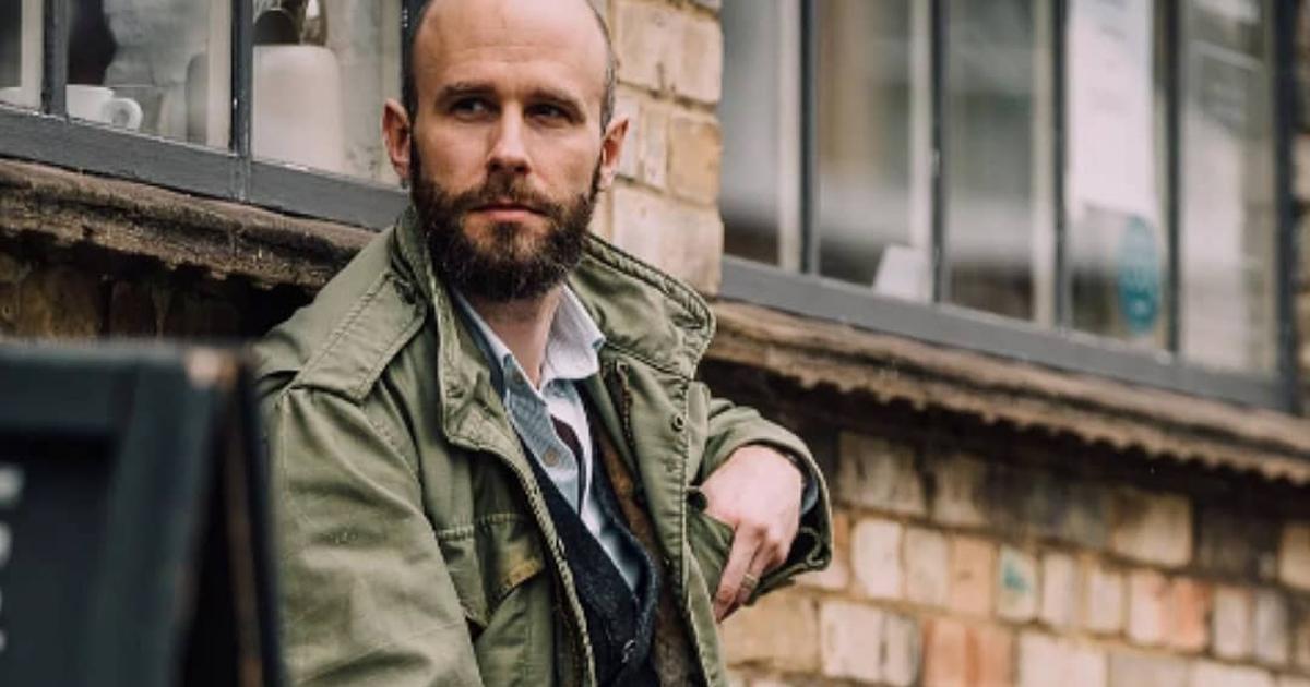 La chaqueta sahariana como alternativa a la blazer