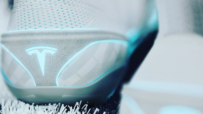 Las zapatillas de fútbol del futuro que ahora fabrica Tesla
