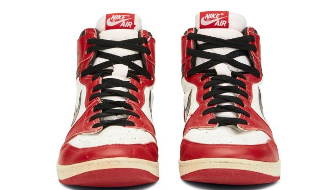 Vendidas unas zapatillas usadas de Michael Jordan por más de 100.000 euros