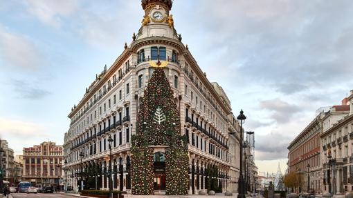 Fachada del hotel Four Seasons Madrid