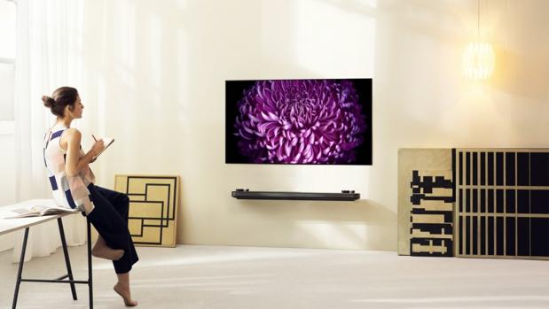 Detalle del televisor LG Signature OLED