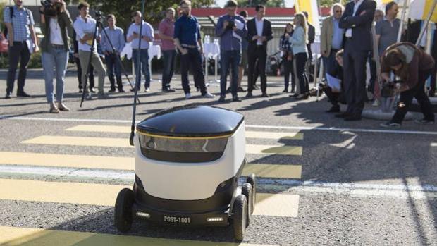 Un robot repartidor en Suiza